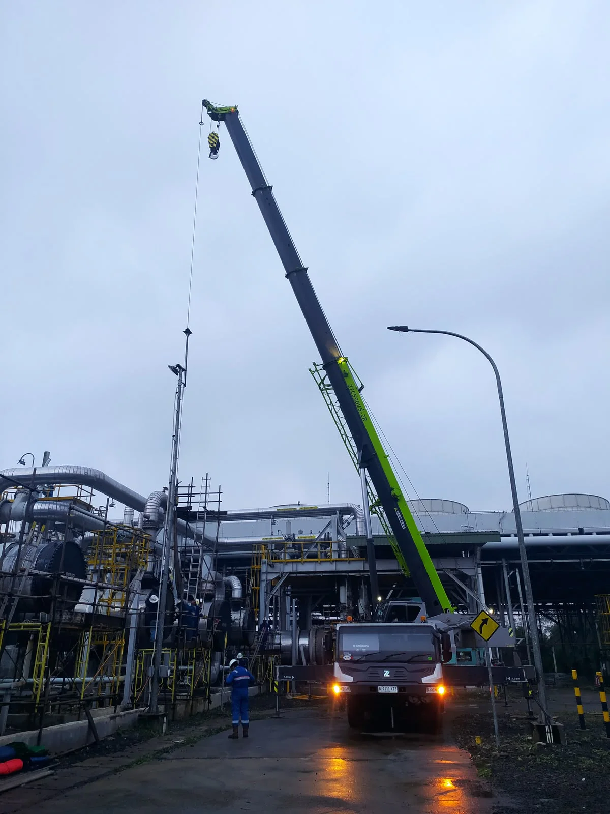 Jasa sewa crane Cilegon oleh CV Berkah Ryan